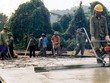 Làm đường bằng xi măng: Kích cầu trên giấy!